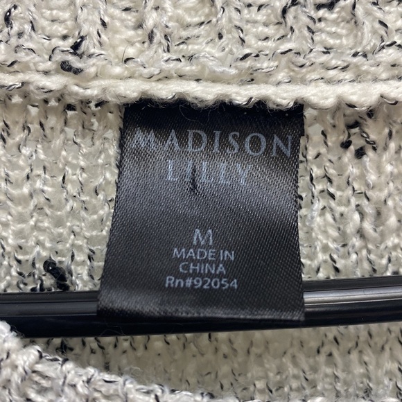 Madison Lilly black white long sleeve chunky knitted holiday sweater size medium - Picture 8 of 11